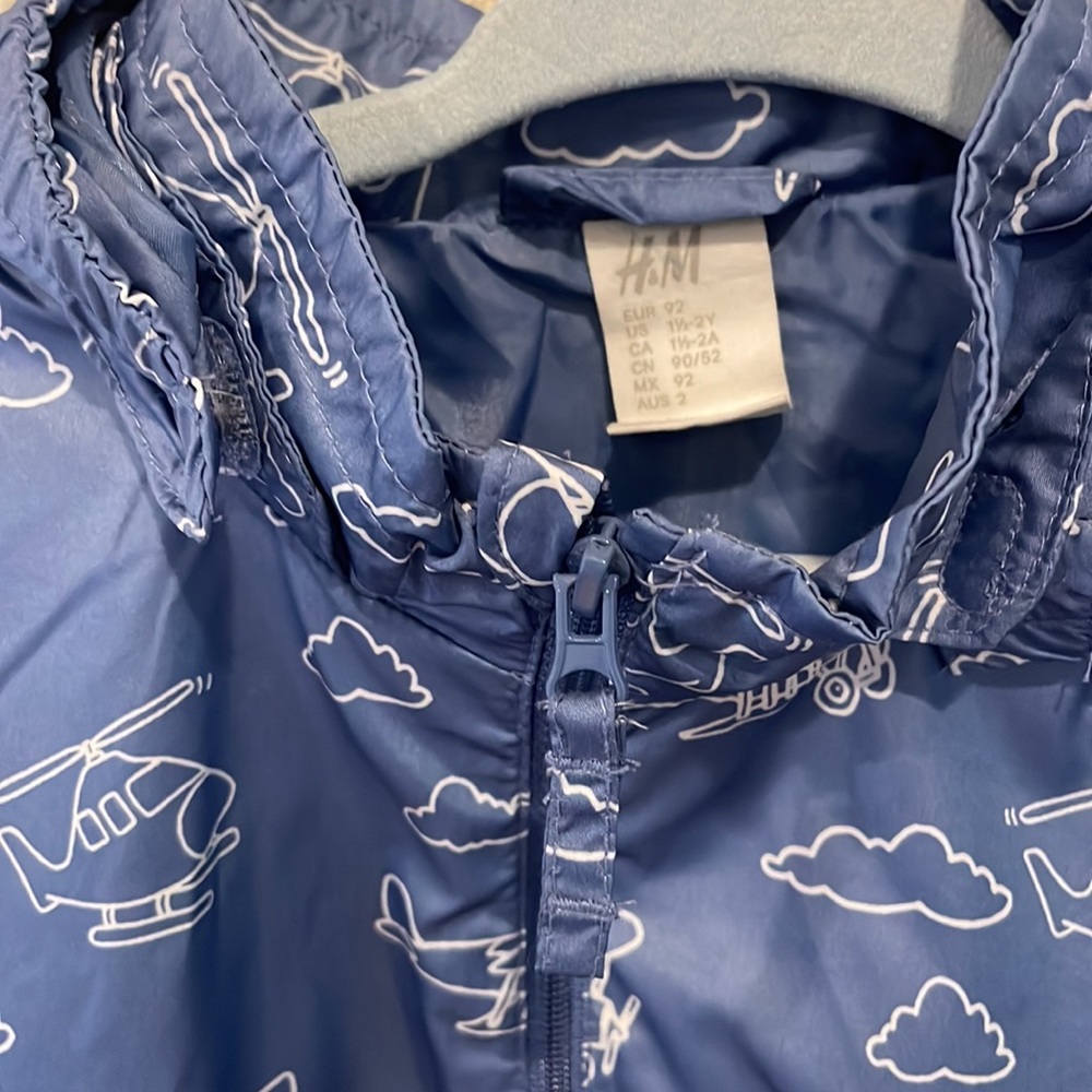 Windbreaker - Picture 2 of 6